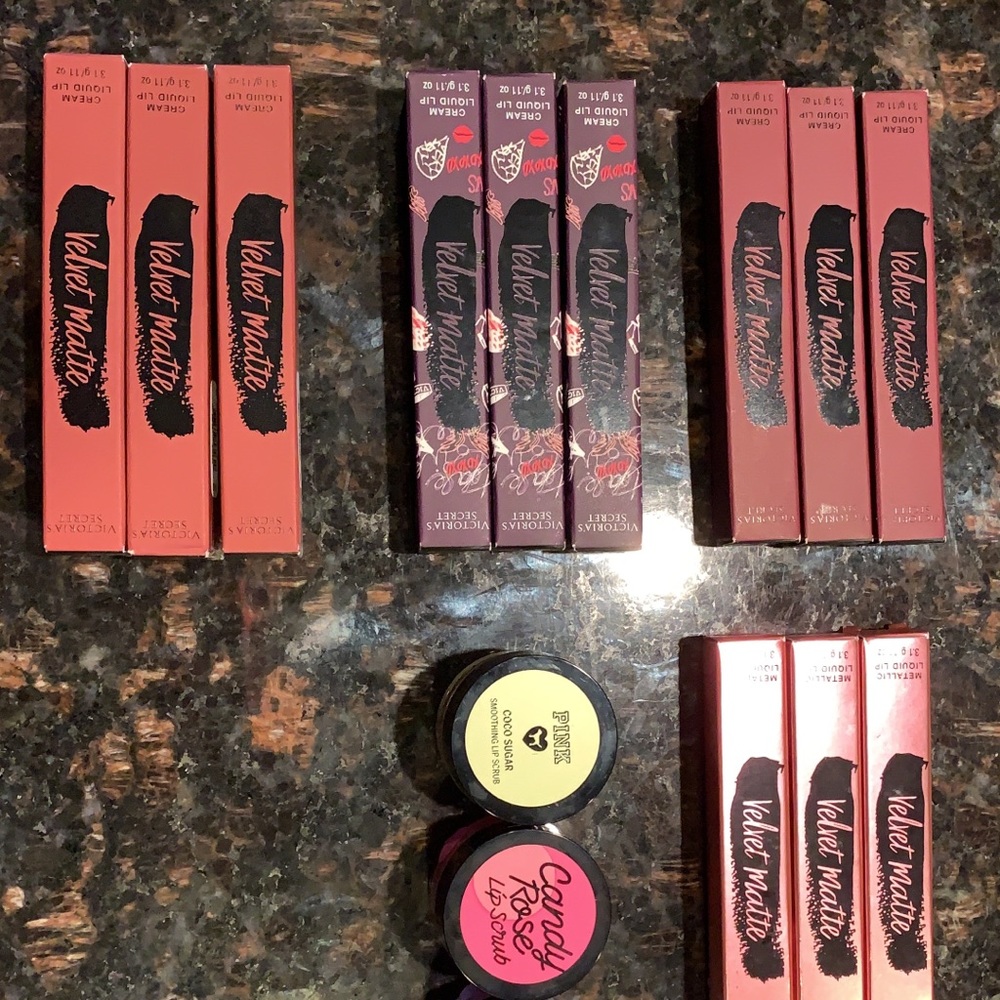 Labiales matte VS y exfoliantes labiales